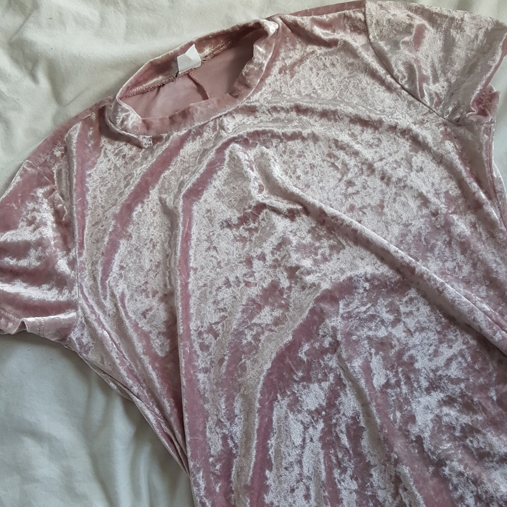 Blush Pink Crushed Velvet bodycon Dress - Picture 5 of 7